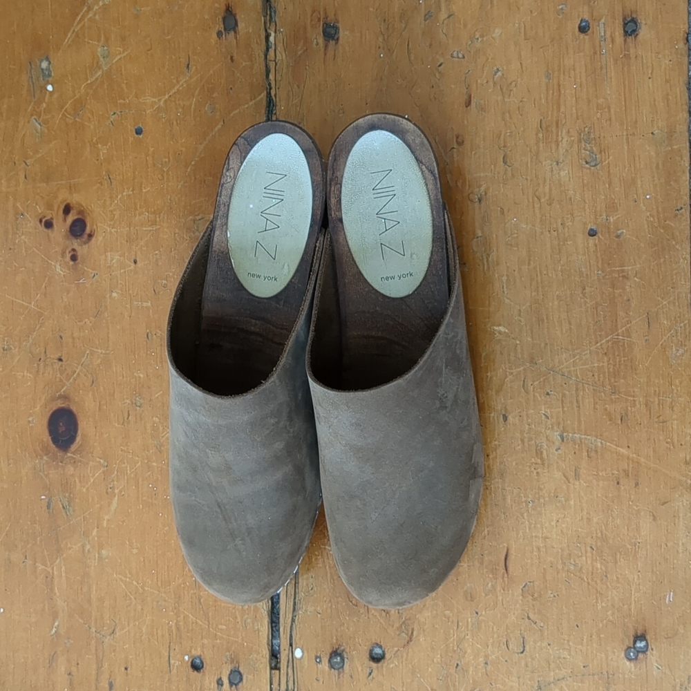 Nina Z clogs